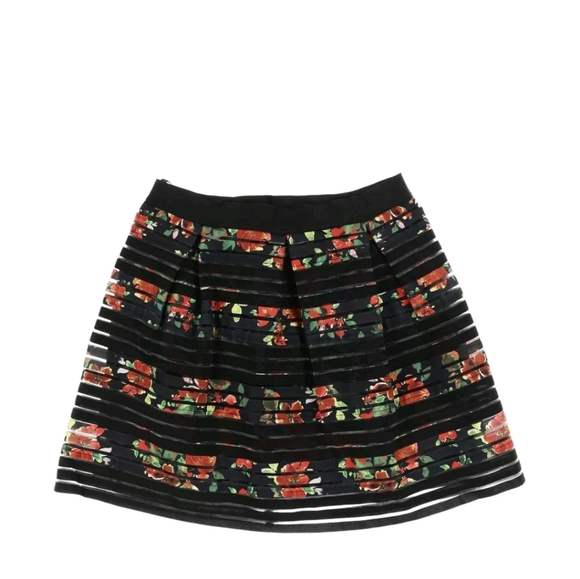 ROMEO & JULIET COUTURE NWT Floral Mesh Panel Skirt - Picture 2 of 13